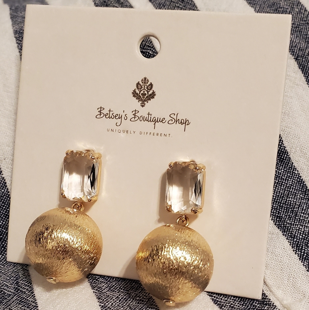 Betsey's Boutique Shop Gold Earrings